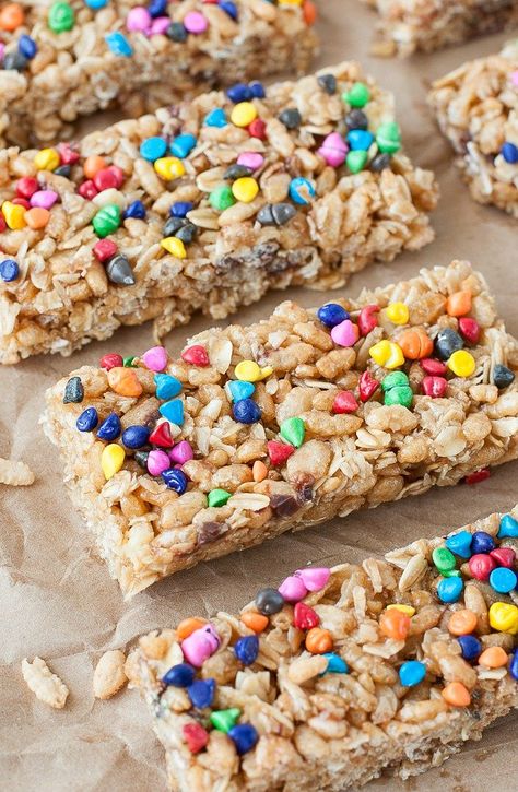 Nut Free Snacks, Easy Bar, Rainbow Desserts, Healthy Granola Bars, Granola Recipe Bars, Chewy Granola, Granola Bar, Free Snacks, Homemade Snacks