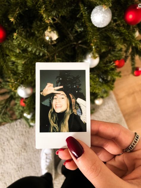 Christmas Polaroid, Polaroid Pics, Polaroid Instax, Camera Pictures, Polaroid Camera, Happy Times, Polaroid Pictures, Pictures Ideas, Photo Inspo