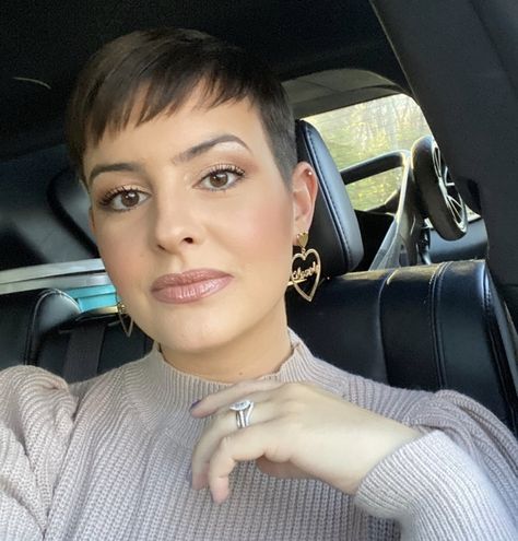 Pixie Fade, Lisa Cimorelli, 5 Sisters, Cimorelli, Plank Challenge, True Beauty, Hair Ideas, Desi, Short Hair