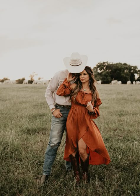 Cowboy Outfit Wedding, Western Outfits Women Engagement, Engagement Outfits Western, Engagement Fall Photos Outfits, Fall Engagement Shoot Dress, Engagement Photo Dresses Fall, Family Photo Outfits Cowboy Boots, Plus Engagement Outfits, Engagement Photos With Boots