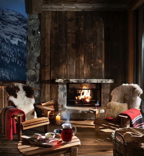 Switzerland Farmhouse, Ski Hotel Interior, Montana Lodge, Ski Switzerland, Ski Chalet Decor, Chalet Decor, Ski Home, Alpine Lodge, Ski Hotel