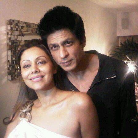 old pic Srk Gauri, Shahrukh Khan Family, India Actor, Abram Khan, Gauri Khan, Richest Actors, King Of Hearts, Star Children, Shah Rukh Khan