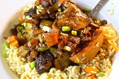 Jamaican Short Ribs Recipe, Caribbean Meals, Darius Cooks, Dinner Board, Short Ribs Recipe, Jamaican Food, Winter Dishes, Caribbean Food, Ribs Recipe