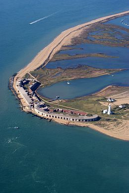 Christchurch Dorset, Narrow Entrance, Hurst Castle, Tudor Houses, Bournemouth England, Castle England, Geographical Features, British Castles, Hampshire England