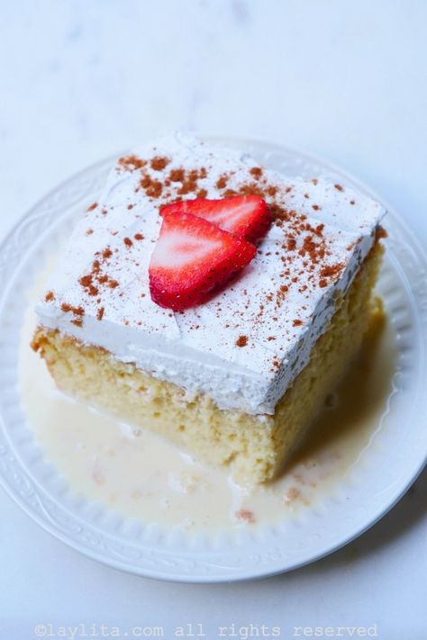 Receta del pastel tres leches Mexican Cake Recipes, Boston Cream Cake, Mexican Cake, Tres Leches Cake Recipe, Tres Leches Cake, Dessert Cake Recipes, Tres Leches, Köstliche Desserts, Latin Food