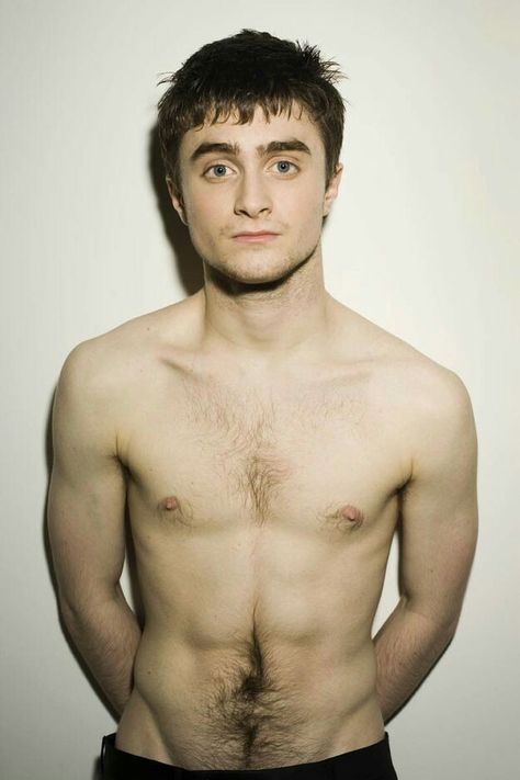 Lawwwwwwdy, Daniel everyone. Daniel Radcliffe Harry Potter, Harry James Potter, Daniel Radcliffe, Shirtless Men, Tim Burton, Johnny Depp, Celebrities Male, Comme Des Garcons, Beautiful People