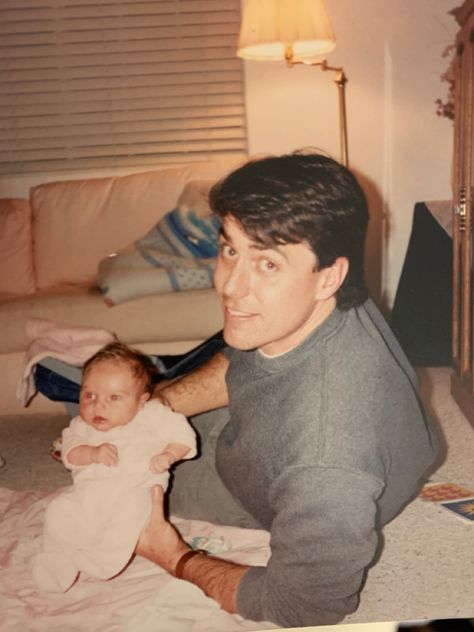 Dad Face Claim Dr, Dad And Baby Pictures, Childhood Photos Aesthetic, Parent Pictures, Dad With Daughter, Old Baby Pictures, Parents Aesthetic, Old Parents, Older Parents