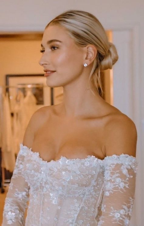 Hailey Bieber Wedding Hair, Blonde Bridal Hair, Bieber Wedding, Hailey Bieber Wedding, Low Bun Wedding Hair, Wedding Bun, Bridal Bun, Wedding Hair Up, Bridal Hair Updo