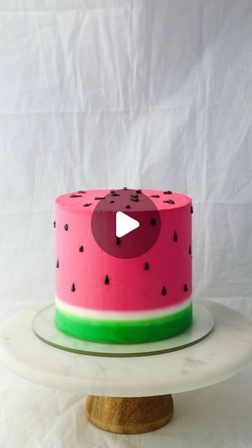 Women Birthday Cakes Simple, Watermelon Theme Cake, Watermelon Cake Ideas, Watermelon Birthday Cake, Watermelon Cakes, Kristin Bell, Watermelon Cake Birthday, Watermelon Birthday Party, Watermelon Cake