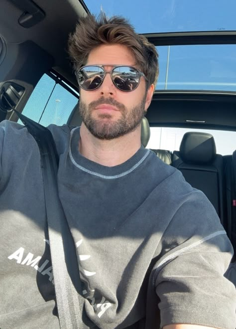 Academia Aesthetic Outfit Men, Kevin Lutolf, Academia Aesthetic Outfit, Nick Bateman, Men's Facial Hair, Mens Hairstyles Medium, 90s Inspired Outfits, Let It Grow, Aesthetic Outfits Men