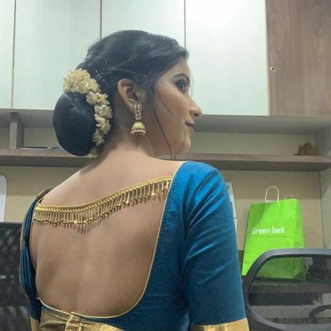 blue back neck latest blouse design Matka Gala Blouse Back Design, Lehenga Haldi, Dori Blouse, Designs Blouse, Blouse Designs High Neck, Boat Neck Blouse Design, Blouse Designs Catalogue, Backless Blouse Designs, Latest Model Blouse Designs