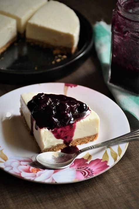 No Bake Vanilla Cheesecake Recipe - Egg Free and Gelatin Free – Vanilla Cheesecake Recipes, Small Cheesecakes, No Bake Vanilla Cheesecake, Egg Free Baking, Blueberry Cheesecake Recipe, No Bake Blueberry Cheesecake, Marie Biscuit, Mango Pudding, Eggless Desserts