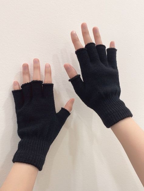 Fingerless Gloves Aesthetic, Fingerless Gloves Outfit, Black Gloves Fingerless, Barefoot Sandals Crochet Pattern, Gloves Aesthetic, Gloves Outfit, Black Fingerless Gloves, Crochet Barefoot Sandals, Glove Pattern