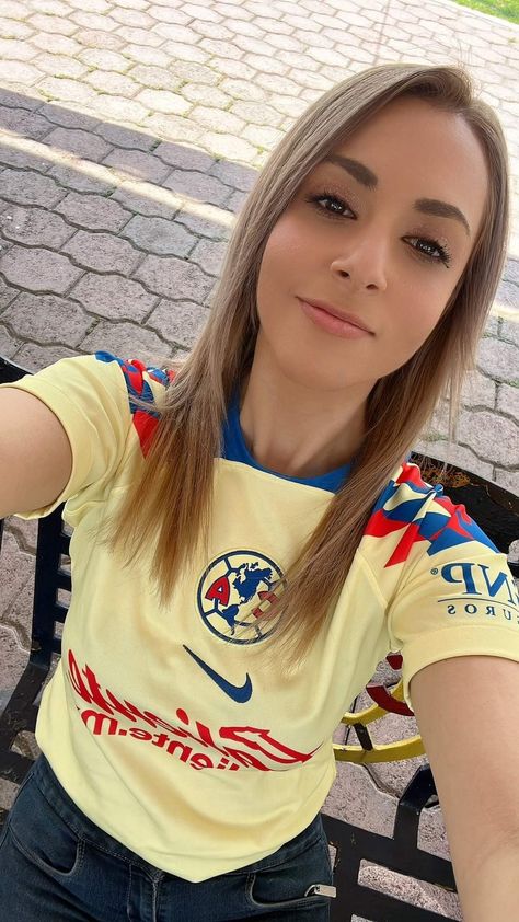 Club America Jersey Outfit, Soccer Teams, Football Tops, Club America, Like U, Soccer Team, Cheerleading, Soccer, Football