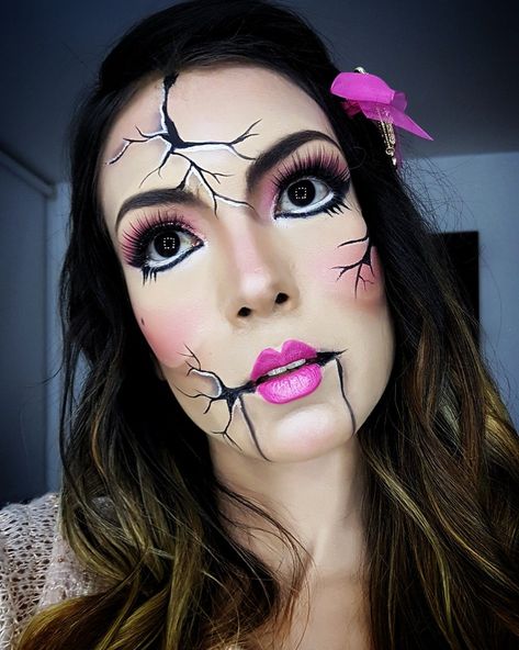 #halloweenmakeupeasy Broken Doll Halloween Makeup, Doll Halloween Makeup, Broken Doll Halloween, Creepy Doll Makeup, Cracked Doll Makeup, Broken Doll Makeup, Cracked Doll, Doll Makeup Tutorial, Doll Makeup Halloween