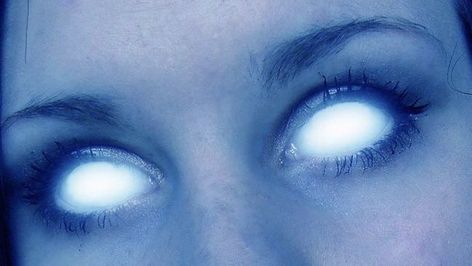 Blue Glowing Eyes, Pillars Of Eternity, Glowing Eyes, Magic Aesthetic, Aesthetic Eyes, Hinata Hyuga, Character Aesthetic, Homestuck, Ravenclaw