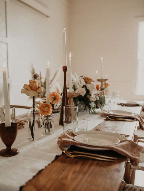 Rustic Wedding Table Decor, Natural Bohemian, Tafel Decor, Texas Photography, Rustic Wedding Table, Boda Mexicana, Boho Wedding Inspiration, Boho Birthday, Wedding Dress Pictures