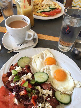 Traditional Greek Breakfast Greek Breakfast Traditional, Greek Breakfast, Breakfast Around The World, Recipe Boards, Greek Salad, European Food, Breakfast Time, Best Breakfast, Greek Recipes