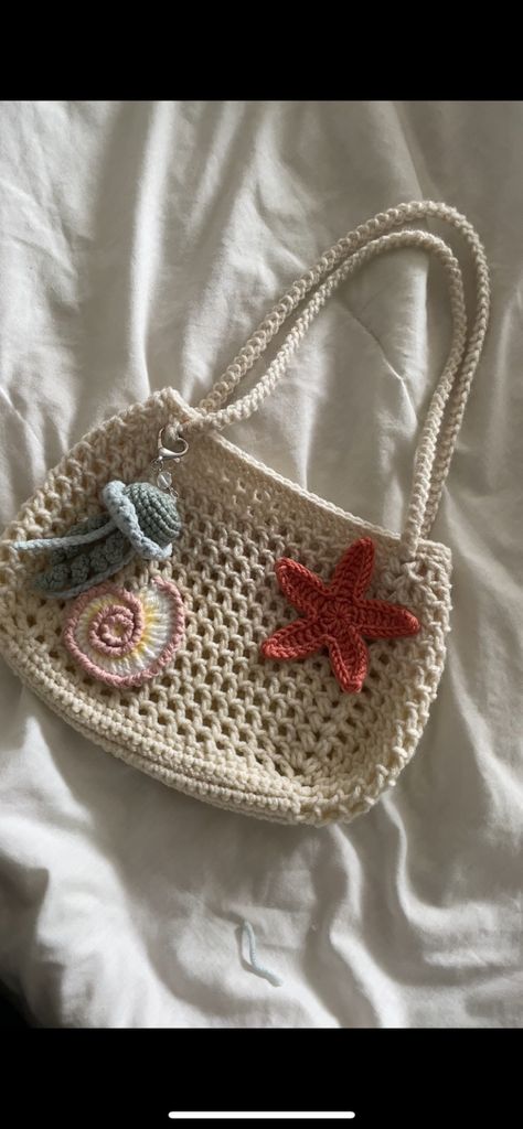 Aesthetic Crochet Bag Pattern, Crochet Ideas Aesthetic Bag, Hour Crochet Projects, Aesthetic Crochet Bags, White Things To Crochet, Croteching Ideas, Chroching Ideas Aesthetic, What To Crochet Ideas, Crochet Ideas Summer