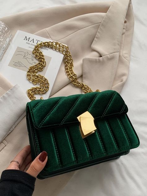 Green Purse, Fancy Bags, Pretty Bags, Black Chain, Velvet Bag, Chain Bag, Womens Purses, Chain Shoulder Bag, Square Bag