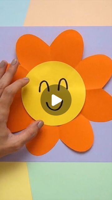 Smile Craft Preschool, Activities With Construction Paper, Easy Fall Arts And Crafts For Kids, Paper Activity For Preschool, Craft For 5 Year Kids, Yellow Crafts Preschool, Easy Hand Crafts For Kids, Easy Daycare Crafts, Construction Paper Crafts For Toddlers