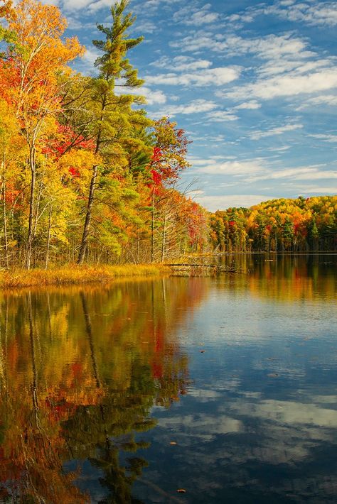 Michigan Autumn, Usa Aesthetic, Michigan Fishing, Travel Itinerary Planner, Fall Aesthetics, Road Trip Map, Itinerary Planner, Michigan Vacations, Water Spirit