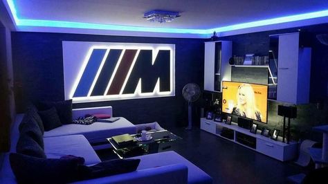 Bmw Room Decor, Car Room Ideas For Men, Bmw Garage Ideas, Guy Room Ideas, Bmw Garage, Hobby Room Design, Shed Homes Ideas, Serie Bmw, Automotive Furniture