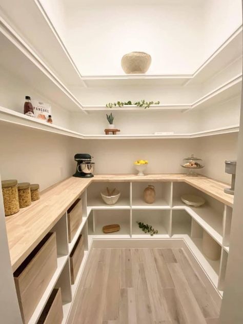 Functional Walk In Pantry, Walk In Pantry Coffee Station, U Shaped Pantry, Walk In Pantry Dimensions, Walk In Pantry Ideas Layout, Pullman Kitchen, Dining Area Ideas, Kitchen Ideas White, Walk In Pantry Ideas