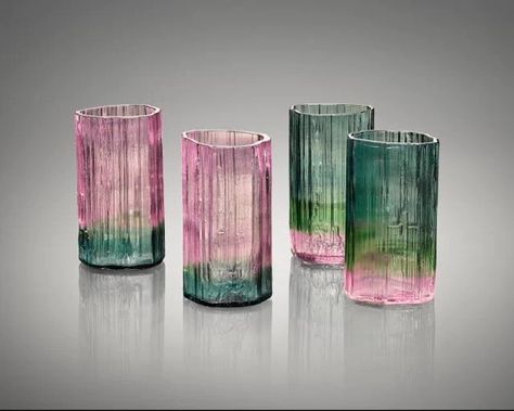 Hand Blown Glass Cups, Borosilicate Glass Art, House Shopping, Unique Objects, Tumbler Glasses, Drinking Glass Sets, Beautiful Objects, Colored Glassware, Crystal Bowls