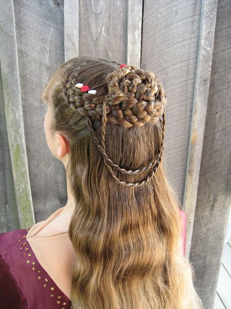 Elven Braids, Fairytale Hairstyles, Historical Hairstyles, Celtic Hair, Medieval Hairstyles, Braided Hairstyle, Fantasy Hair, French Hair, Braided Bun