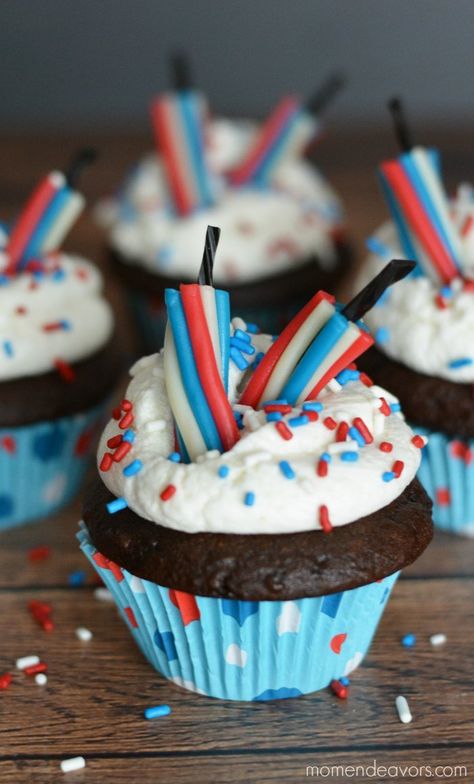 Firecracker Cupcakes, Patriotic Cupcakes, Patriotic Cake, Fourth Of July Cakes, Meals For Four, 4th Of July Party Ideas, 4th Of July Food, 4th Of July Cake, July Desserts