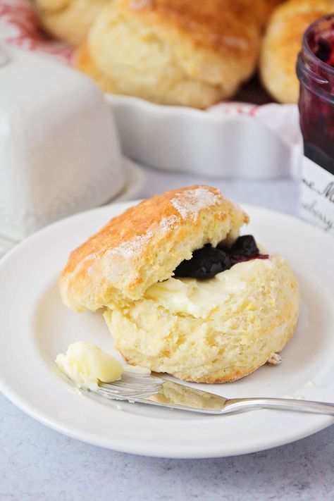 Paul Hollywood Scones Recipe, Paul Hollywood Scones, Traditional English Scones Recipe, English Scones Recipe, Paul Hollywood Recipes, Best Scone Recipe, English Scones, Scone Recipes, Homemade Scones