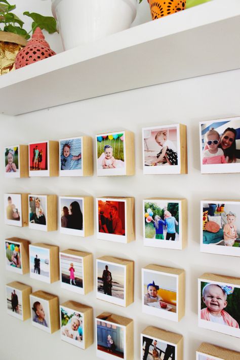 Turn your instagrams into polaroid-like prints with this free template and then create a unique gallery wall of your favorite photos with this block DIY via ajoyfulriot.com Gallery Wall Decor Ideas, Polaroid Crafts, Apartment Upgrades, Polaroid Display, Instagram Polaroid, Campus Ministry, Photo Gallery Wall, Photo Corner, Polaroid Wall