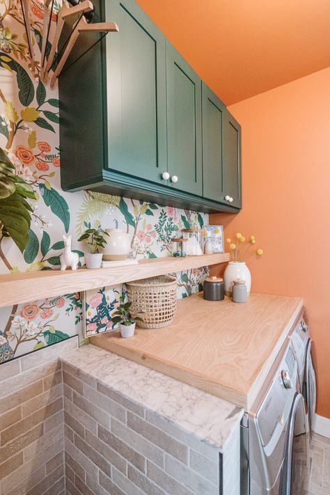 Nature Inspired Laundry Room, Colorful Laundry Room Ideas, Room Ideas Colorful, Colorful Laundry Room, Laundry Corner, Laundry Room Idea, Funky Laundry Room, Bright Laundry Room, Modern Laundry Room