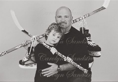 father and son picture Outdoor Hockey Pictures, Hockey Family Pictures, Hockey Portraits, Hockey Team Photos, Mum And Son, Sports Training Facility, Son Picture, Hockey Photography, Hockey Family