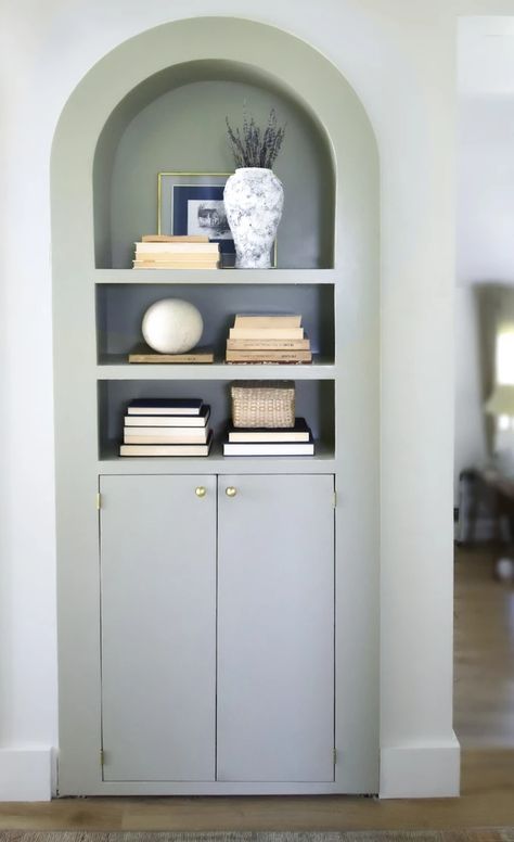 Secret door bookshelf