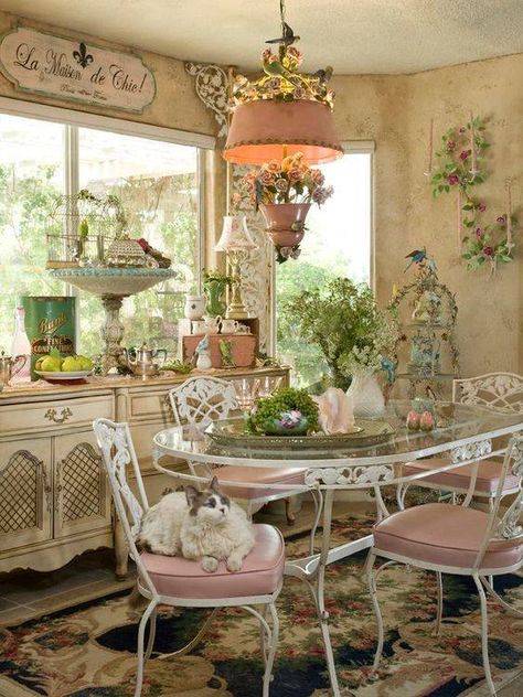 Shabby Chic Apartment, Cocina Shabby Chic, Shabby Chic Dining Room, Chic Dining Room, Shabby Chic Dining, Cottage Shabby Chic, Apartment Chic, Shabby Chic Living, Decor Shabby Chic