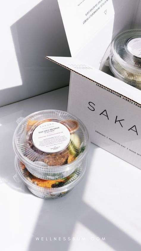 Sakara's Eat Pretty meal program includes a variety of plant-based meals that are rich in vitamins, minerals, and antioxidants that are known to benefit the skin. Sakara's Eat Pretty meal program is a great option for anyone looking to improve their overall health and well-being while caring for their skin. We highly recommend giving it a try, but before you do, read on to discover why we love Eat Pretty and why it should be a part of your wellness routine this month. 🥦 Healthy Food Branding, Tea For Digestion, Sakara Life, Food Sticker, Bbq Burgers, Eat Pretty, Filling Breakfast, Premium Food, Nutrient Rich Foods