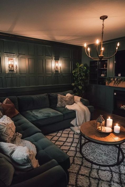 All Dark Painted Room, Cozy Green Living Room Ideas, Moody Living Room Green Walls, Green Moody Room, Dark Green Family Room, Dark Green Sitting Room, Dark Color Living Room Ideas, Cozy Sunrooms, Small Moody Living Room