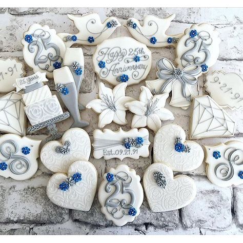 Absolutely gorgeous wedding set by @swordssugars!!! Girls for skills. Delorse iused our wedding bells cookie cutter and that bow is giving me all the 40th Anniversary Ideas, 25th Wedding Anniversary Party, Wedding Shower Cookies, Anniversary Cookies, 25th Anniversary Party, Wedding Cake Cookies, Anniversary Favors, Wedding Renewal, Anniversary Congratulations