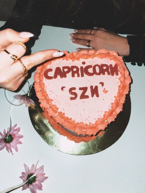 Capricorn Cakes Ideas, Capricorn Birthday Party Ideas, Birthday Cake Aesthetic Capricorn, Capricorn Cake Design, Capricorn Theme Party, Capricorn Birthday Cake Aesthetic, Capricorn Szn Aesthetic, Capricorn Birthday Aesthetic, Capricorn Bday Cake