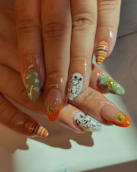 snoopy nails ?! >o< I love these so much!! the cutest fall nails 🍂🧶🐶🐾 #gelx #snoopy #snoopynails #nailart #nailinspo #fallnails #cutenails Snoopy Nails Fall, Snoopy Thanksgiving Nails, Snoopy Fall Nails, Snoopy Nails, Snoopy Fall, Fall Thanksgiving Nails, Cute Nails For Fall, Thanksgiving Nails, Snoopy Christmas