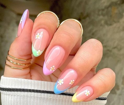 Acrylic Nails Almond Shape, Pastel Nail Art, Spring Acrylic Nails, Hippie Nails, Summery Nails, Casual Nails, Almond Acrylic Nails, Short Acrylic Nails Designs, Oval Nails