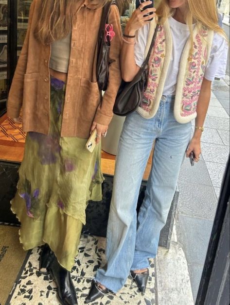 Thrifted Fall Fashion, Thrifted Vintage Outfits, Vintage Aesthetic Retro Outfit, Comfortable Festival Outfits, Colorful Boho Outfit, Colorful Blazer Outfits, Eclectic Style Clothing, Thrifted Outfits Aesthetic, Summer Fall Transition