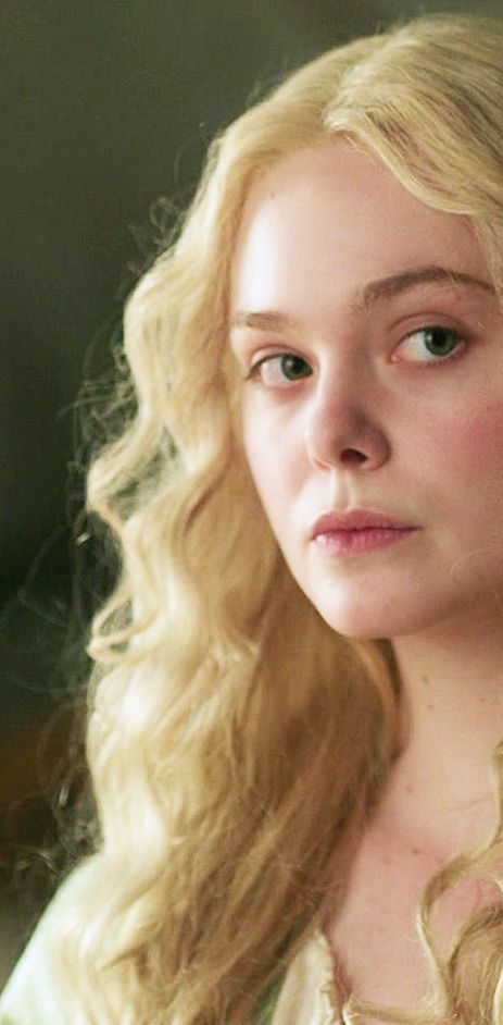 Elle Fanning Wallpaper, Elle Fanning Hair, Fan Gif, Aurora Princess, Archangel Uriel, Real Life Princesses, Princess Aurora, Elle Fanning, Mad Max