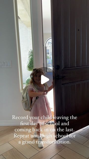 Coach Mama 🎾 on Instagram: "Parent hack idea - super simple, easy, and once all together you wont be able to believe it!   We started recording on her very first day of pre-school and this is what 2 years does! Just seeing the difference in two years and i am not ok 🥹🥹 PRE-K GRADUATION here we come 👩🏼‍🎓👩🏼‍🎓👩🏼‍🎓  #transformation #preschool #kindergarten #toddlertransformation" First Kindergarten Day, First Day School Pictures, First Day School Picture Ideas, Prek First Day Of School, First Day Of Preschool Gift, First Day Of Preschool Ideas, Picture Day Ideas School, 1st Day Of Pre K Picture Ideas, First Day Of School Pictures Ideas