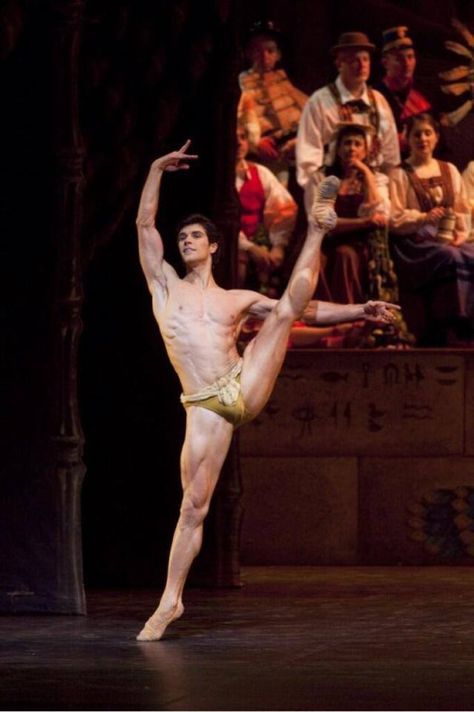 Roberto Bollo in NYC R Male Ballet, Ballet Dancing, Ballet Boys, Dance Forever, Male Ballet Dancers, Ballet Inspiration, American Ballet Theatre, Male Dancer, Dance Movement