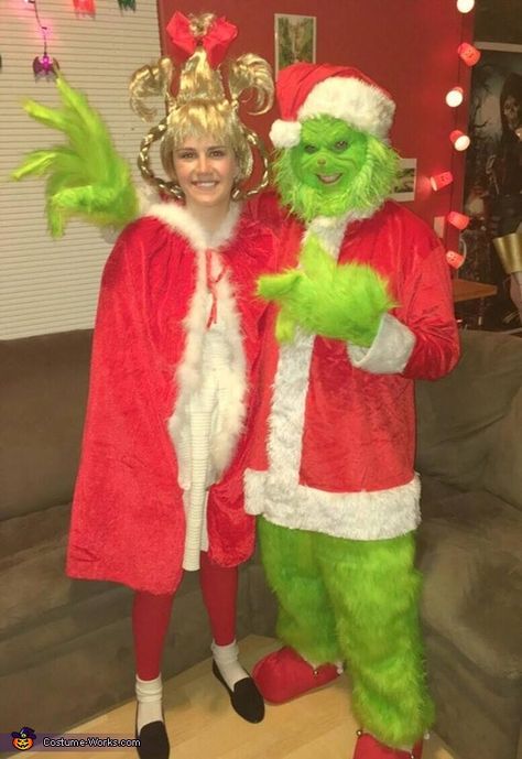 The Grinch Who Stole Halloween - 2018 Halloween Costume Contest Grinch Costume Diy, The Grinch Costume, Halloween Costume Creative, Creative Diy Costumes, Cindy Lou Who Costume, Grinch Costume, Dog Lion Mane, Grinch Costumes, Whoville Christmas