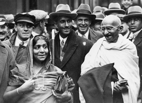 Mahatma Gandhi Photos, Sarojini Naidu, Indira Gandhi, India Independence, History Of India, Marie Curie, Indian History, Freedom Fighters, Mahatma Gandhi