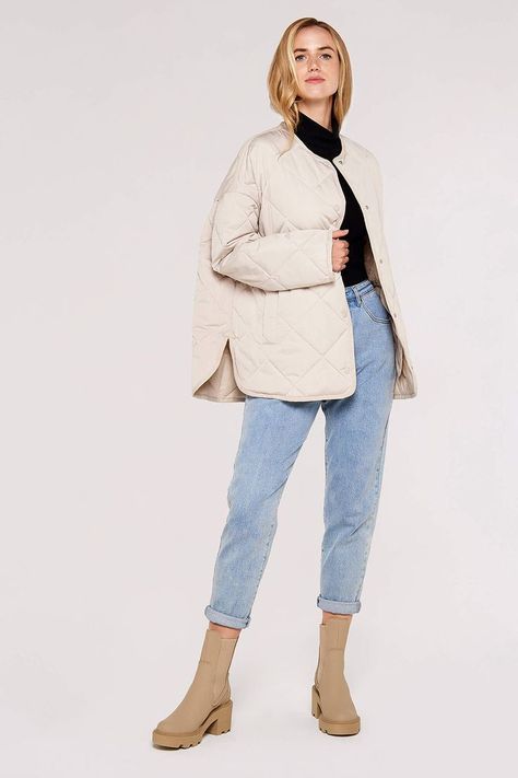 Cream Quilted Jacket Outfit, Quilted Jacket Outfit, Outdoors Style, Quilted Shirt, Quilt Jacket, Fall Jackets, Fall Style, Winter Looks, Quilted Jacket